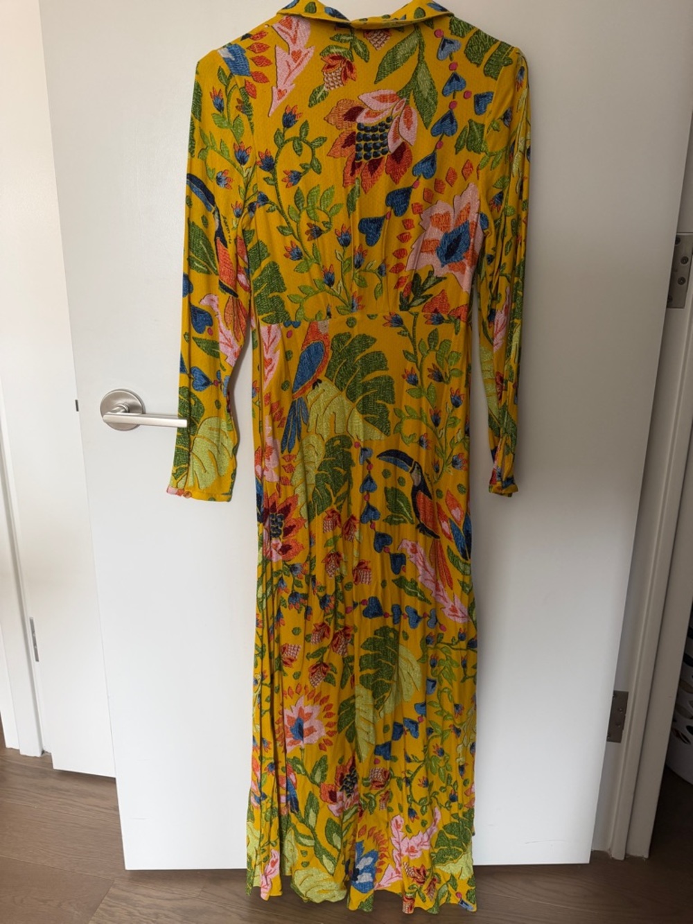 FARM Rio summer Garden Yellow Floral V-Neck Long-Sleeve Maxi Dress NWT - Picture 6 of 10